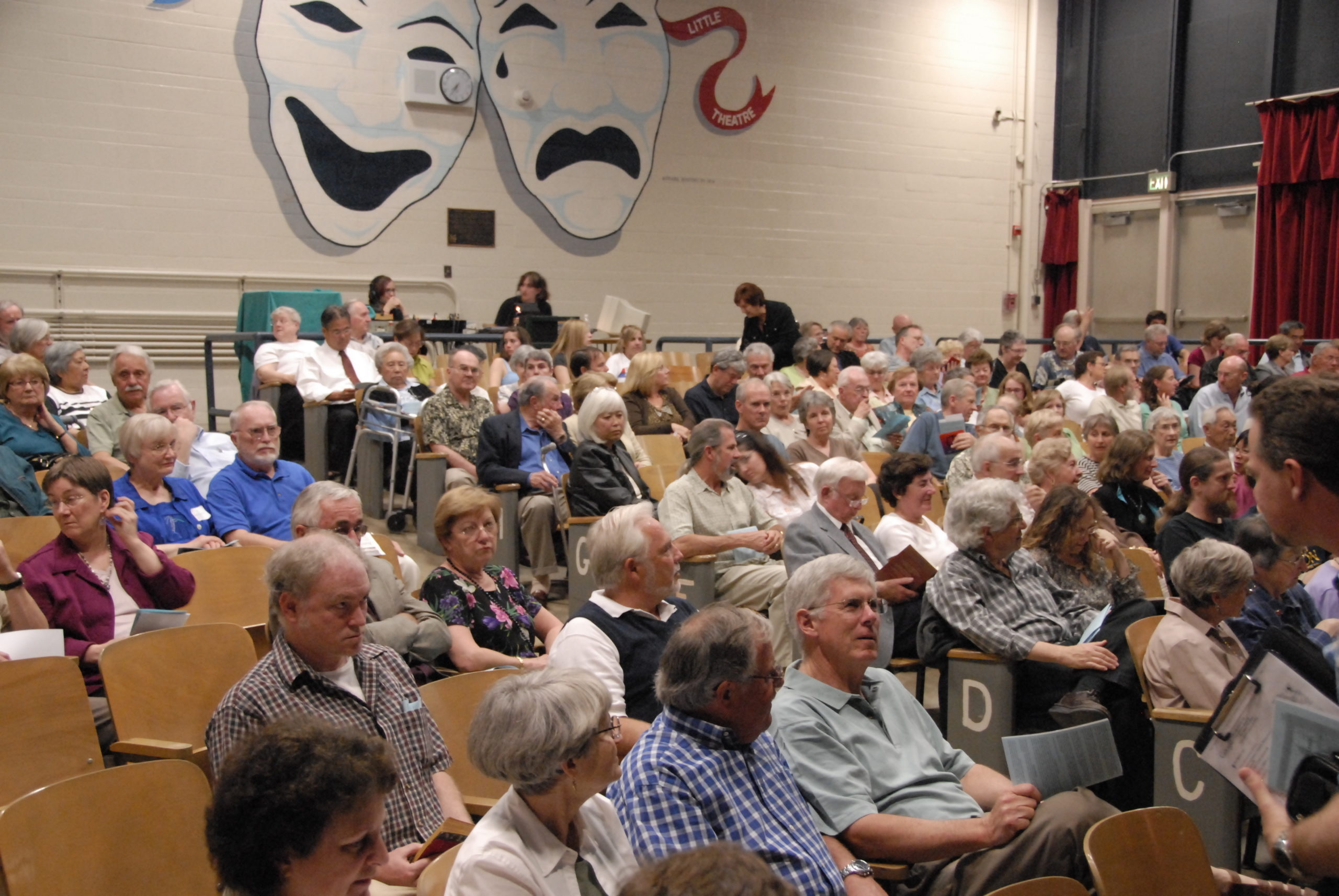 audience gathers for San Mateo plays