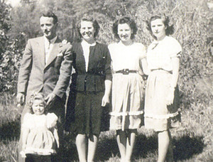parents with 3 daughters