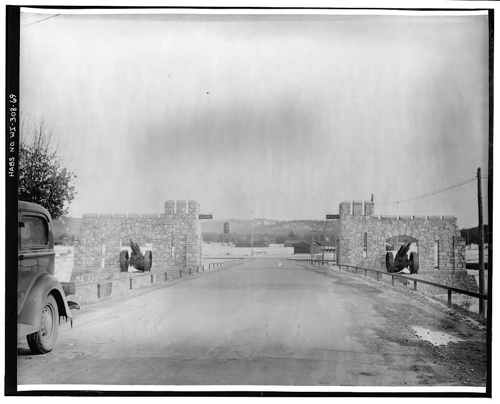 road w/stone walls & canons