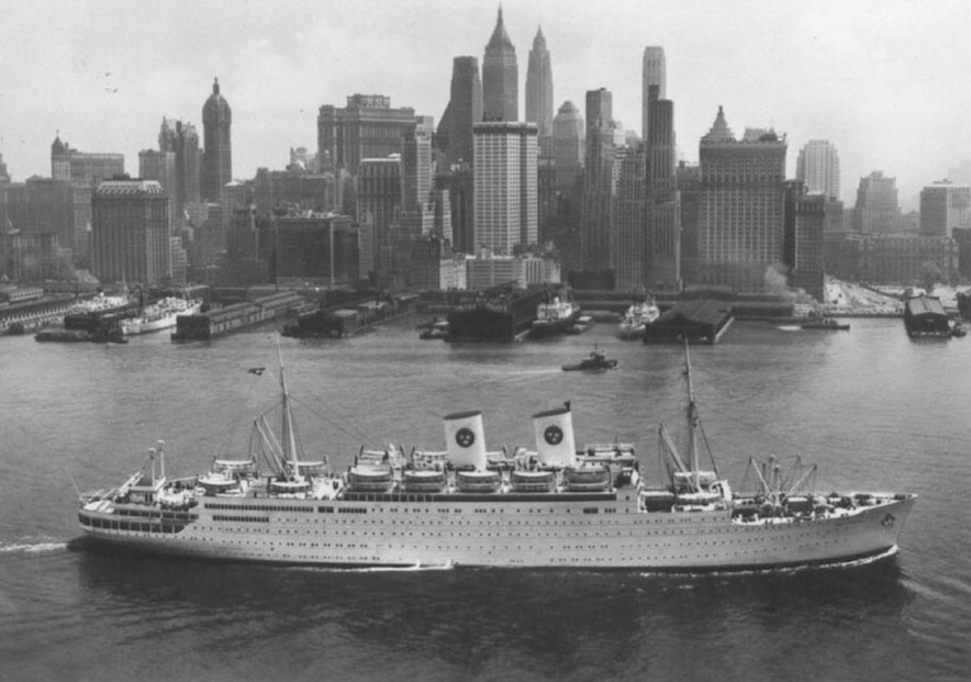 ship leaves New York harbor